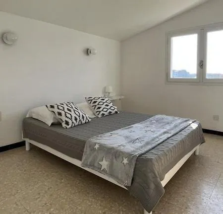 Maison Individuelle Familiale Face A L'etang 4glyc25 Le Barcares